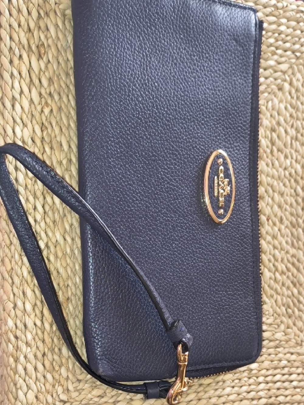Coach Navy Blue Leather Wristlet (LARGE SIZE) with Gold Hardware Coach New York - Picture 5 of 12